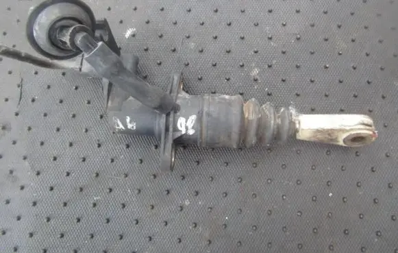 Audi A6 S6 C5 4B Clutch master cylinder 8e0721401