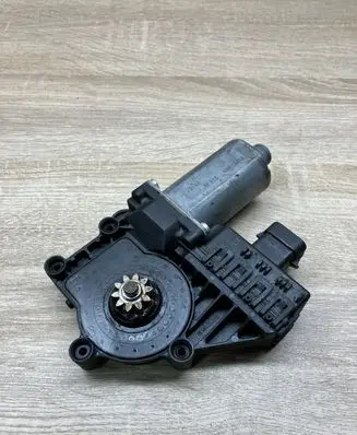 Opel Zafira B Front door window regulator motor 2013008192 994887
