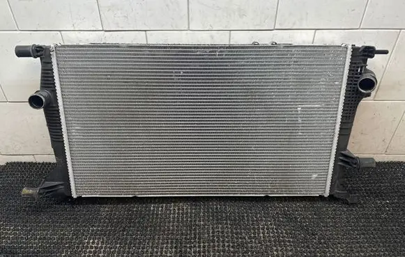 Renault Megane III Coolant radiator