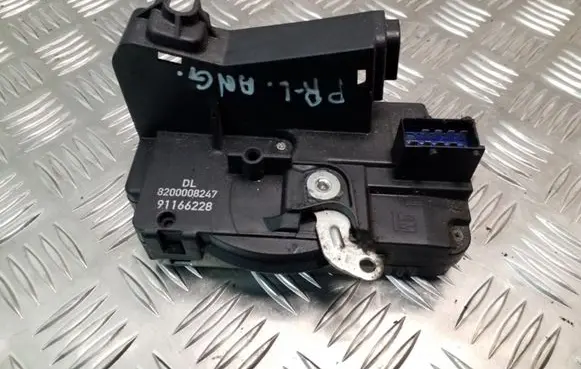 Opel Vivaro Front door lock 8200008247 91166228