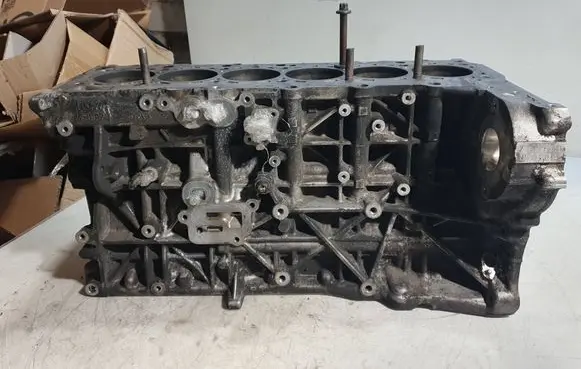 BMW 5 F10 F11 Engine block 7799978 N57B30A 02J0