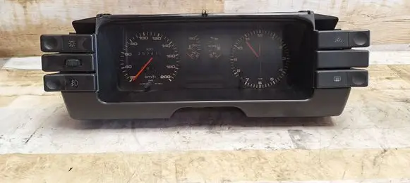 Audi 80 90 B2 Speedometer (instrument cluster) 81117434