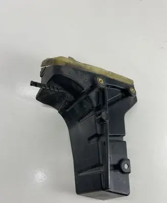 Peugeot 308 Other engine bay part 9802767880