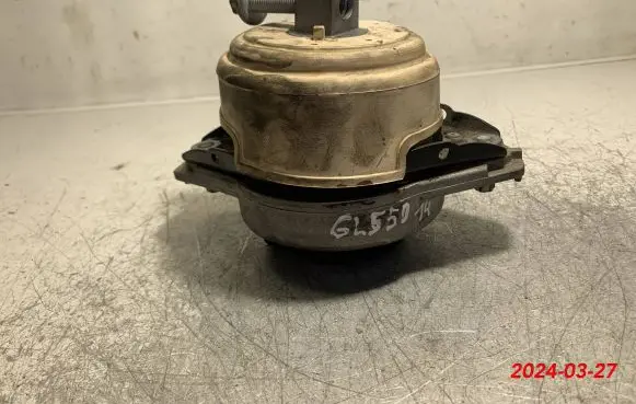 Mercedes-Benz GL X166 Engine mount bracket A1662406117 1662406117