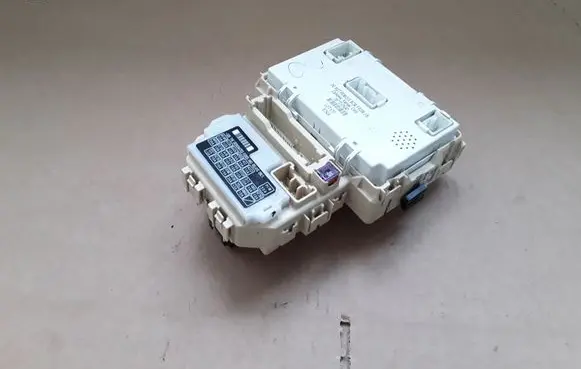 Suzuki SX4 Fuse module 3677079J41 L0T6731 B79J4