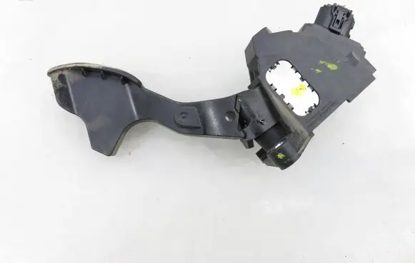 Toyota Yaris Accelerator throttle pedal 781100D110
