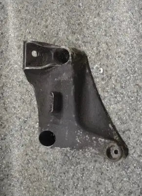 BMW 5 E39 Engine mounting bracket 6750441 6576