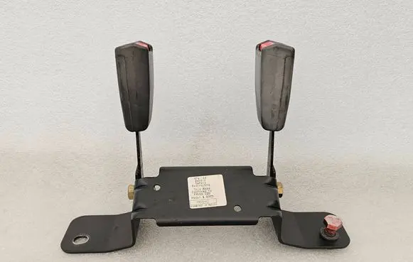 Rear seatbelt