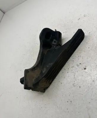Volkswagen Touran II Accelerator throttle pedal 1T1723503N 6510300301