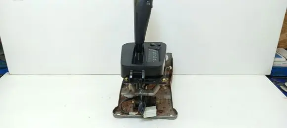 Mitsubishi 3000 GT Gear shifter/selector 