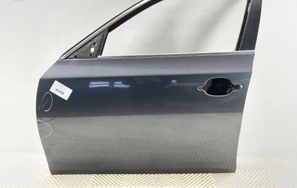 BMW 5 E60 E61 Front door A68