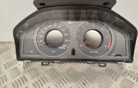 Volvo V60 Speedometer (instrument cluster) 31270899AA 36002598