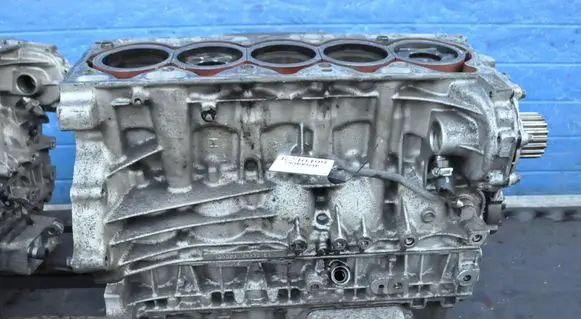 Volvo S60 Engine block D5204T2