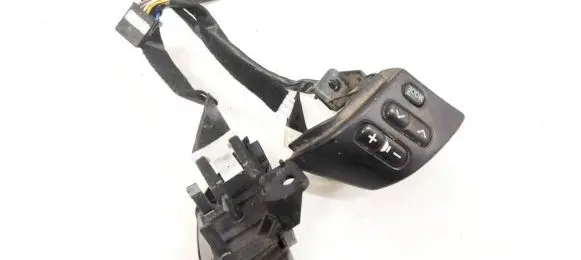 Toyota Avensis T250 Steering wheel buttons/switches 