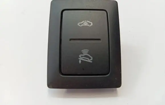 Volkswagen Jetta V Alarm switch 1K0962109