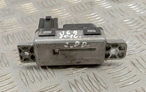 Volvo V60 Glow plug pre-heat relay 0281003145
