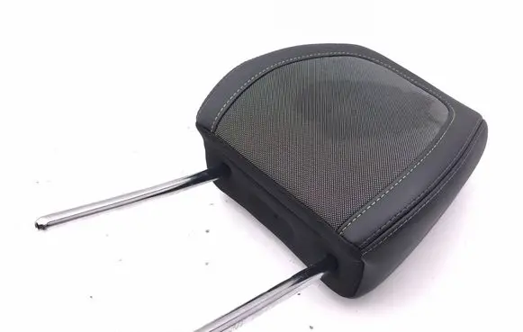 Peugeot 2008 II Front seat headrest 