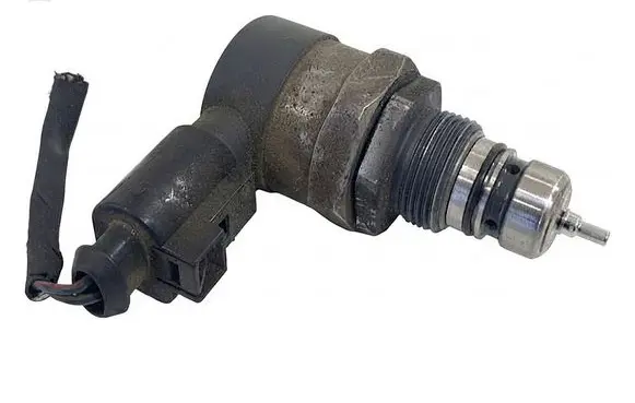 Volkswagen Golf VII Fuel pressure regulator 057130764AB