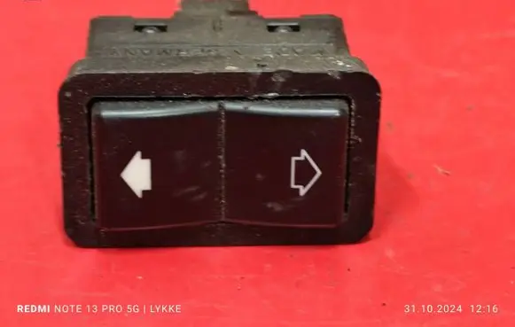 BMW 5 E39 Quarter vent window switch 8368974