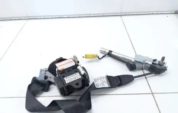 Honda CR-V Front seatbelt A81450SWW