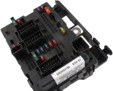 Peugeot 307 Fuse module 9650664180