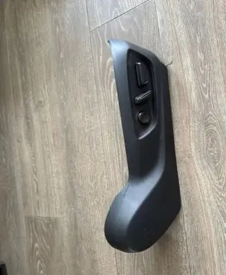 Toyota C-HR II Seat control switch 71811F4120