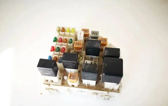 Toyota RAV 4 (XA20) Fuse box set