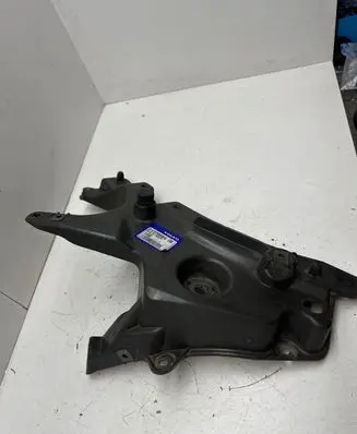 Volvo S90, V90 Fender mounting bracket 31378984