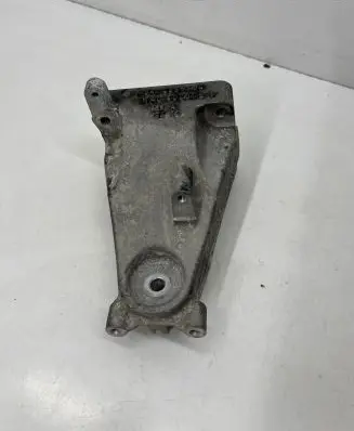 Mercedes-Benz S W222 Engine mounting bracket A6422236804