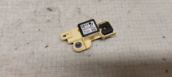 Opel Zafira B Airbag deployment crash/impact sensor 13251078