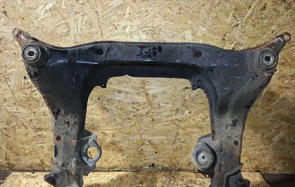 Volkswagen PASSAT B5.5 Front subframe