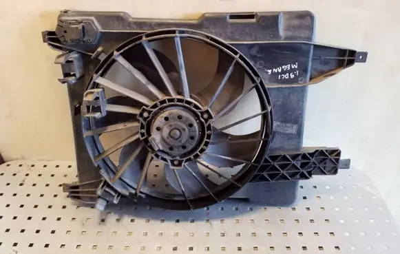 Renault Megane II Radiator cooling fan shroud 8200151464