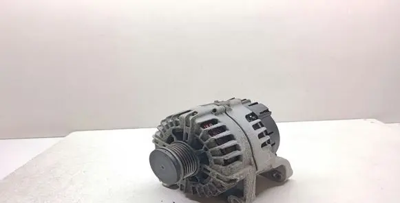 BMW 3 E90 E91 Generator/alternator 8507624