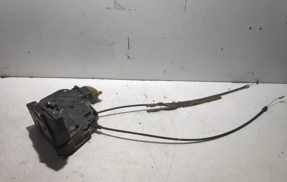 Mazda 3 I Front door lock X38169A