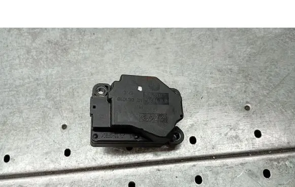 Volvo V50 Coolant heater control valve 
