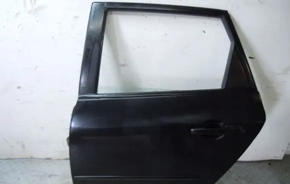 Mazda 3 I Rear door