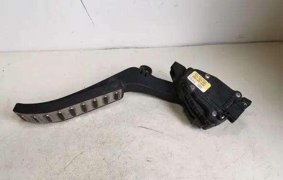 Porsche Cayenne (9PA) Accelerator throttle pedal 7L0723507