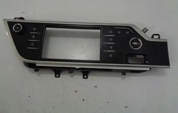 Radio/GPS head unit trim