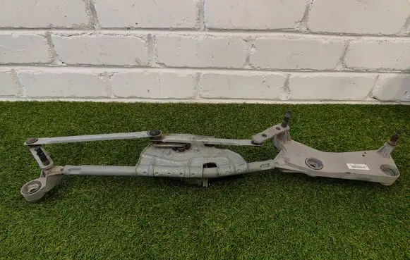 Front wiper linkage and motor