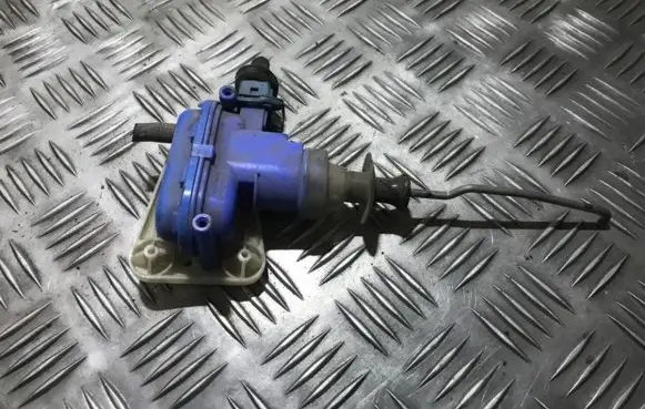 Audi 80 90 B3 Central locking vacuum pump 893862123