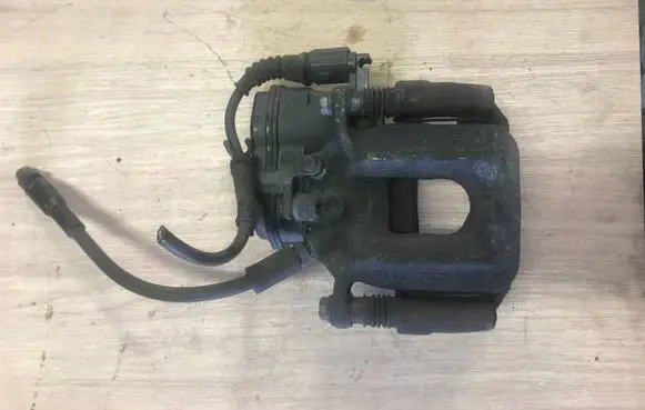 BMW X3 F25 Rear brake caliper 147660A