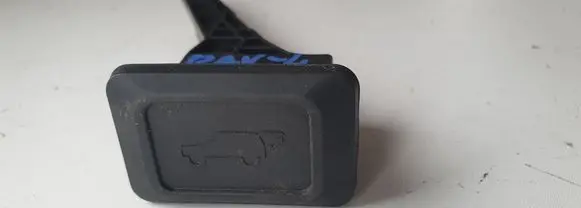 Toyota RAV 4 (XA40) Tailgate/boot open switch button 