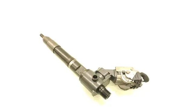 Volvo S60 Fuel injector 31405404