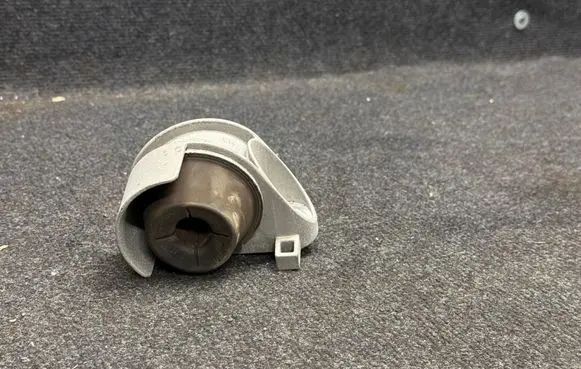 Jeep Grand Cherokee WL Muffler mount bracket/holder 68440477AB