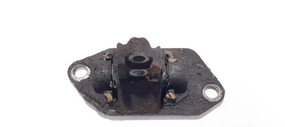 Volvo S60 Engine mount bracket