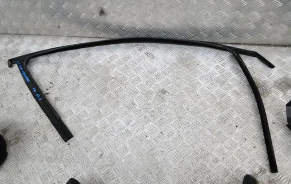 Seat Leon (5F) Front door rubber seal