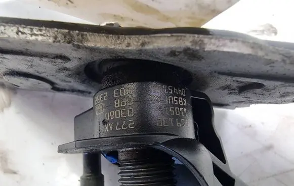 Volkswagen Phaeton Fuel injector 059130277AN