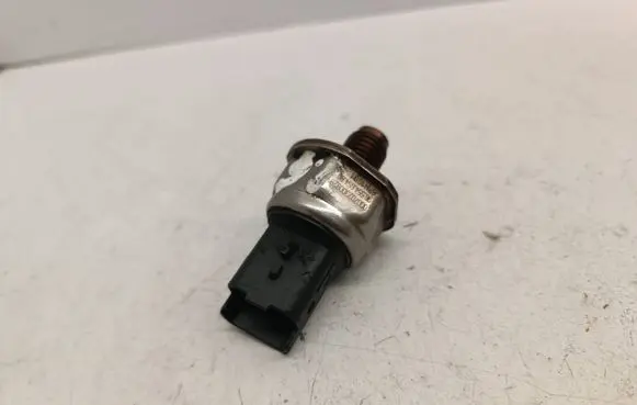 Ford Focus Fuel pressure sensor 9655465480 000702300828