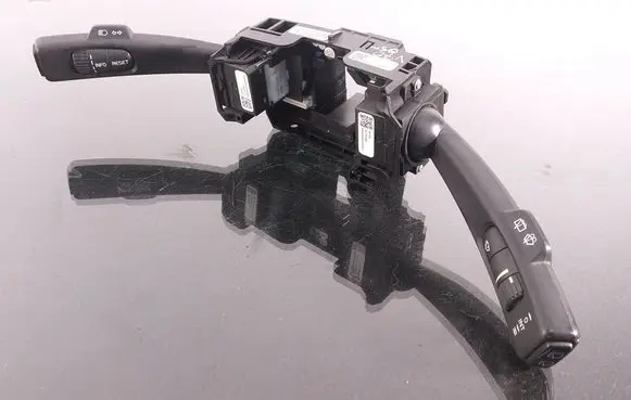 Volvo V70 Wiper turn signal indicator stalk/switch 31275360 31275353