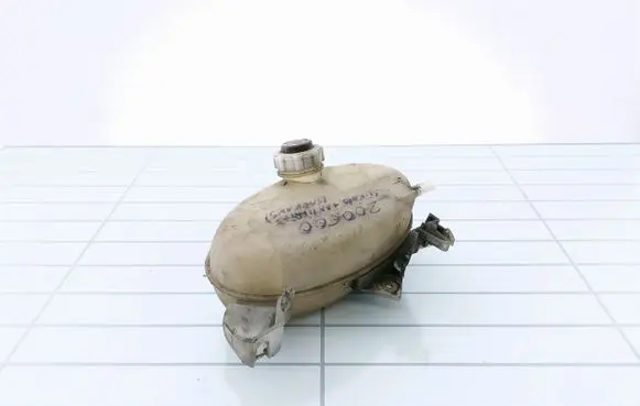 Renault Master II Coolant expansion tank/reservoir 82005950
